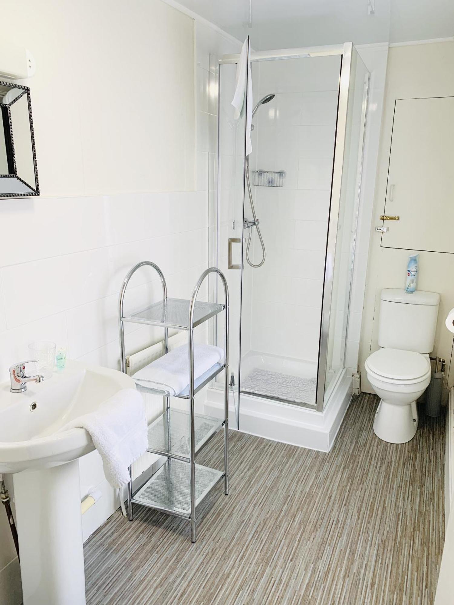Cambrian House 3*