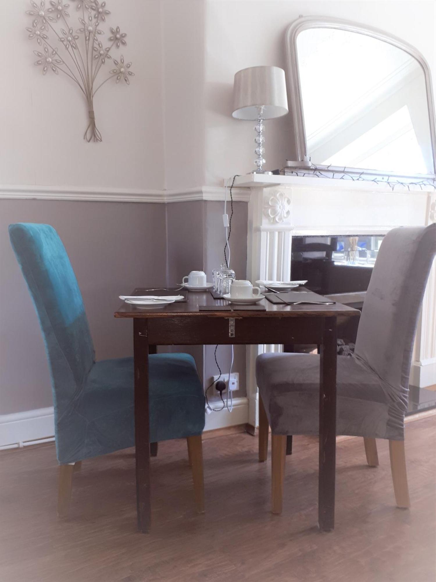 Cambrian House 3*
